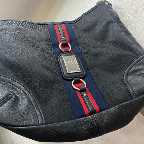 Tommy Hilfiger Shoulder Bag - Picture 13 of 13